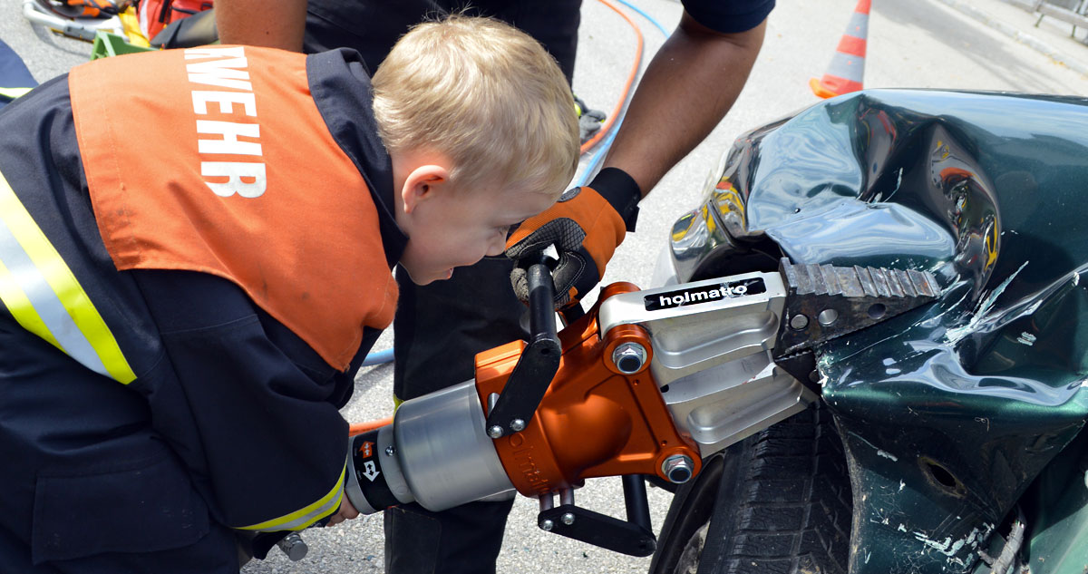 Kinder entdecken die Feuerwehr